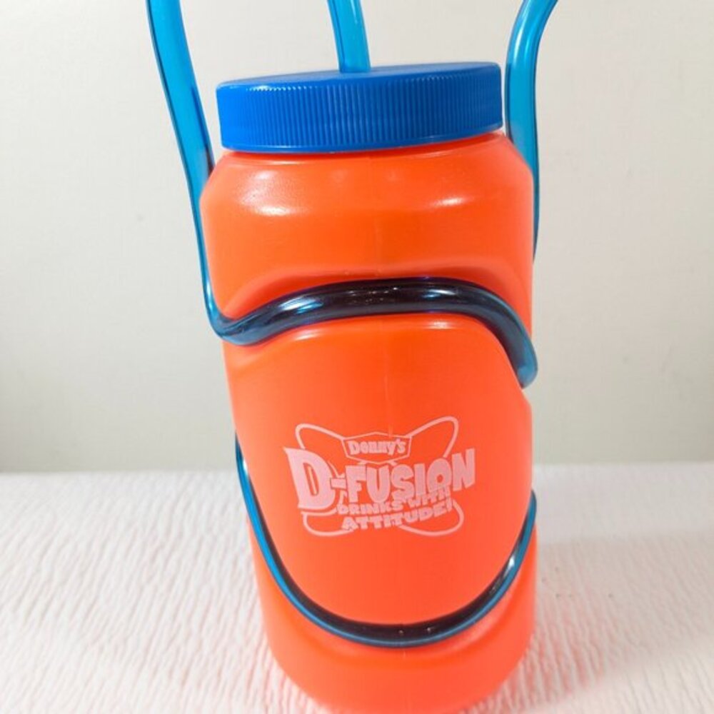 Denny’s‎ Restaurant D-Fusion drinks with attitude cup orange blue Krazy Straw